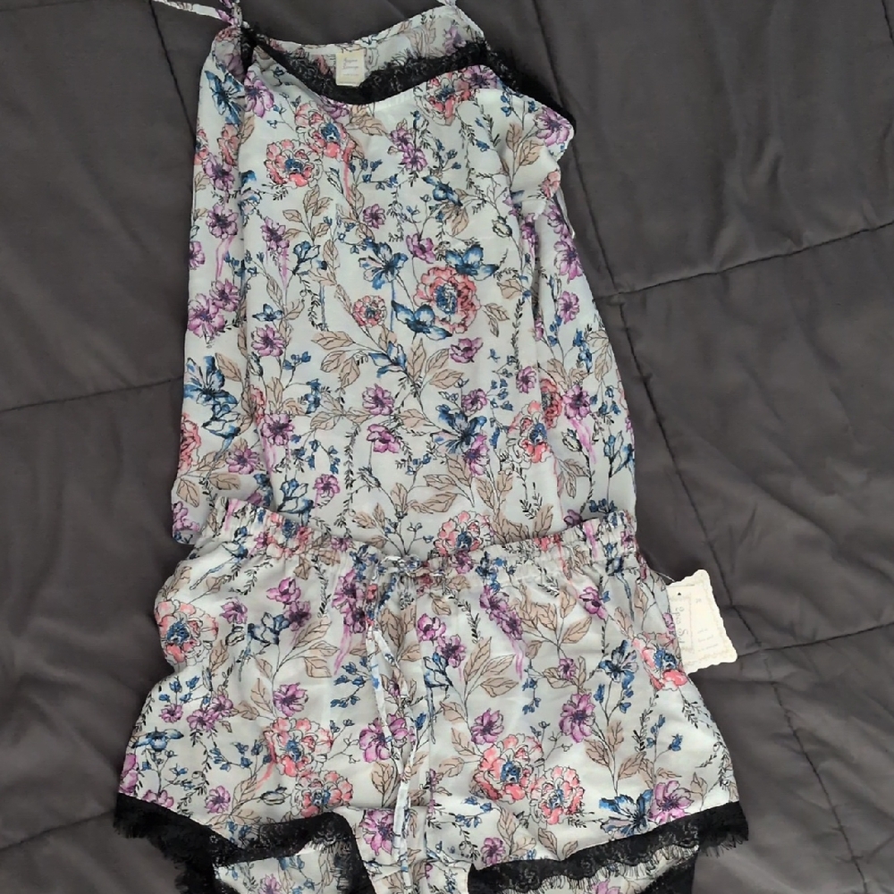 Floral Print Women's Pajama Set with Lace Trim